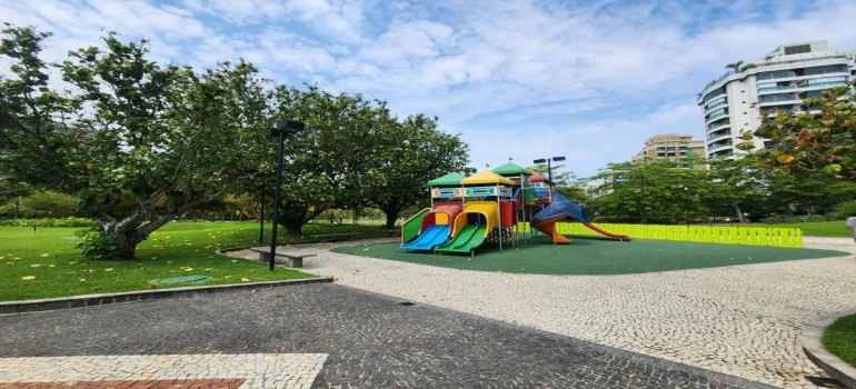 AV. LÚCIO COSTA, 5200, BL 02, localizado em Rio De Janeiro - RJ, bairro Barra da Tijuca