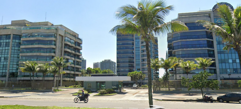 AV. LÚCIO COSTA, 5200, BL 02, localizado em Rio De Janeiro - RJ, bairro Barra da Tijuca